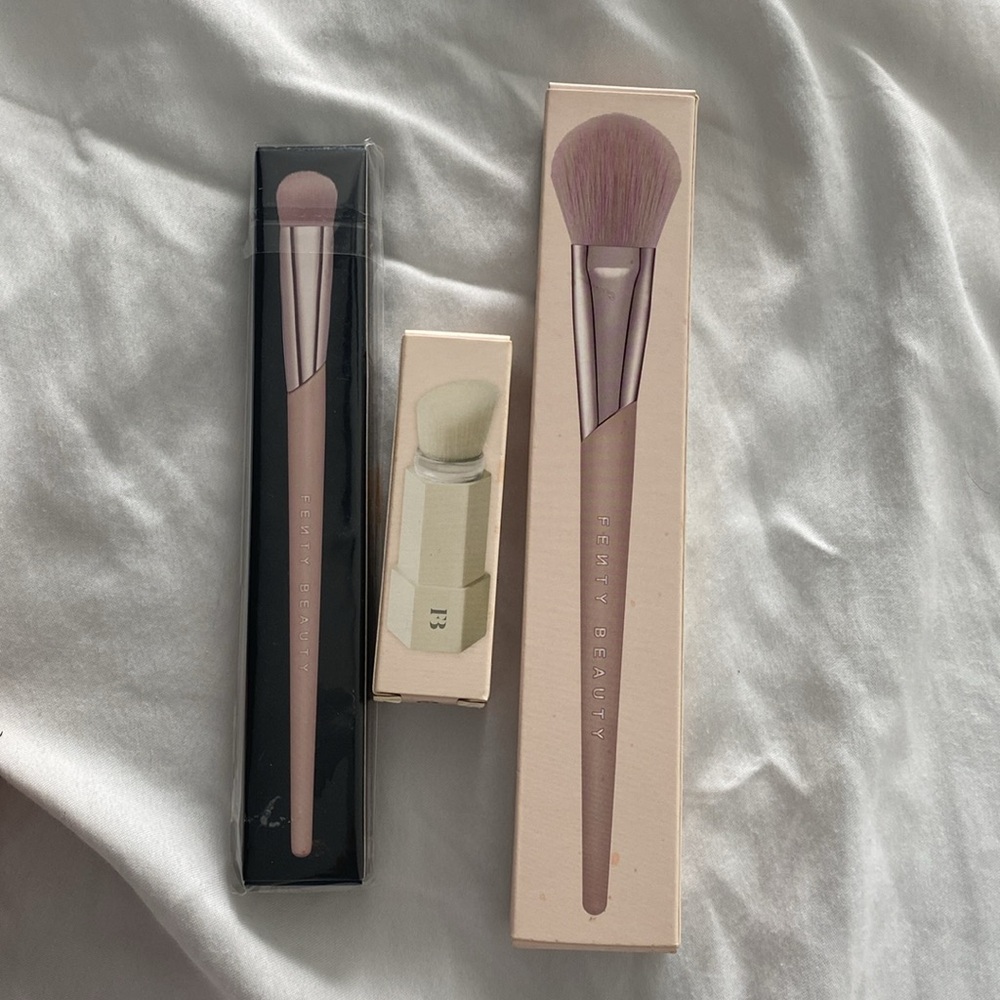 3 Fenty makeup brushes